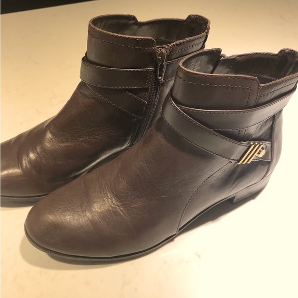 Booties Ann Klein brown 9.5 - Picture 1 of 7